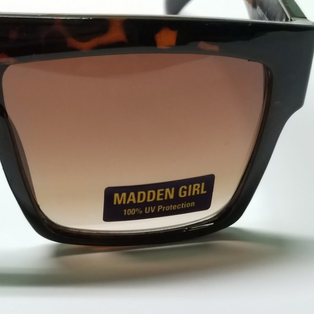 Retro Squared Sunglasses | Cheetah Print | 100% UV - Picture 7 of 10